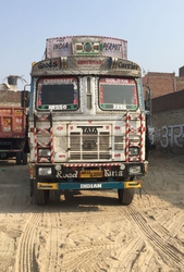 Want to sale a truck Second owner  travel in rodi dust supply registra